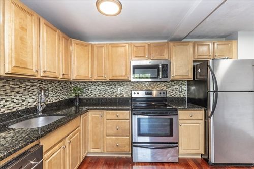 apt-302-191 Commercial St, Braintree, MA, 02184-3548 | Card Image