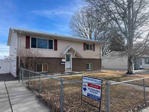 917 Eastview Dr, Riverton, WY, 82501-2615 | Card Image