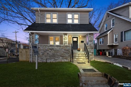 94 W Madison Ave, Dumont, NJ, 07628-2907 | Card Image