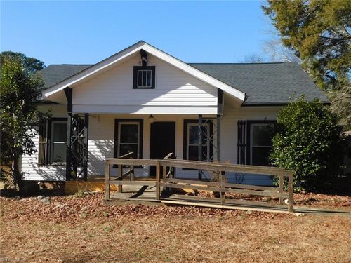 408 S Wadesboro Blvd, Mount Gilead, NC, 27306-9211 | Card Image