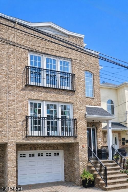 5 Gotthardt St, Newark, NJ, 07105-6766 | Card Image