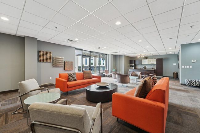 9-web-or-mls-W Lake St 305-0708-909.jpg | Image 20