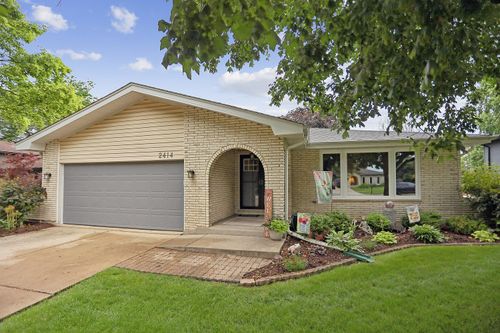 2414 Chippewa Ct, Lisle, IL, 60532-1071 | Card Image