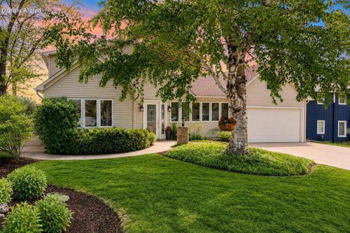11829 218 Ave, SALEM LAKES, WI, 53104 | Card Image