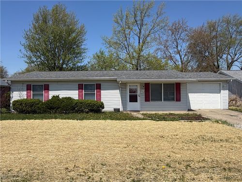 202 W Jaycee Ave, Effingham, IL, 62401-2925 | Card Image