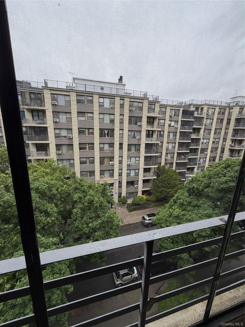 6g-9840 64 Avenue, New York, NY, 11374 | Card Image