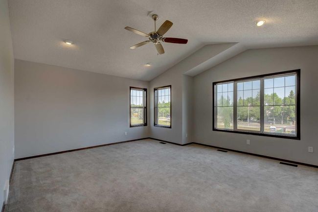 71 Chapman Green Se, House other with 5 bedrooms, 4 bathrooms and 4 parking in Calgary AB | Image 24