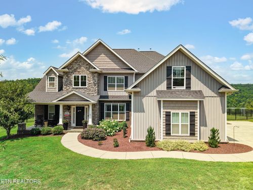 102 Pineberry West Rd, Oak Ridge, TN, 37830-3039 | Card Image
