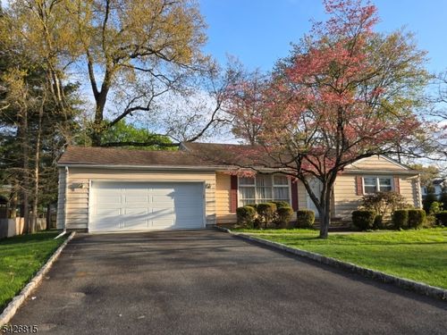 11 White Birch Ave, Pompton Plains, NJ, 07444-1617 | Card Image