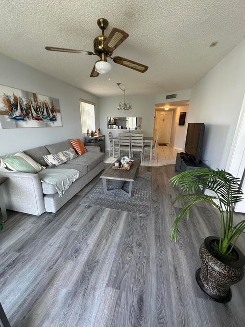 317-3138 Via Poinciana, Lake Worth, FL, 33480 | Card Image