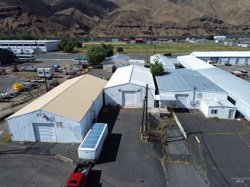 1390 Commercial Way, Clarkston, WA, 99403-1805 | Card Image