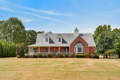 106 Ewing Dr, Portland, TN, 37148-1681 | Card Image