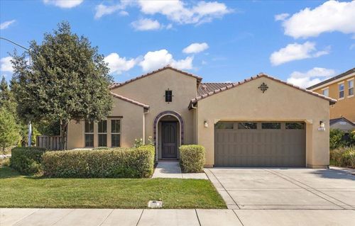 664 Juliann Way, Morgan Hill, CA, 95037-7546 | Card Image