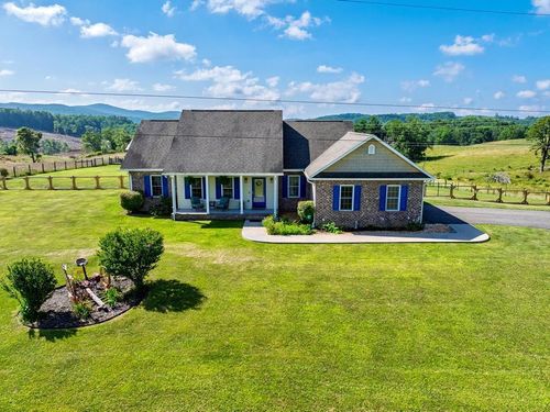 12 Crestwood Dr, Galax, VA, 24333-6368 | Card Image