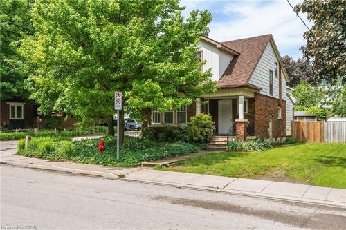 261 Macnab St, Dundas, ON, L9H2K4 | Card Image