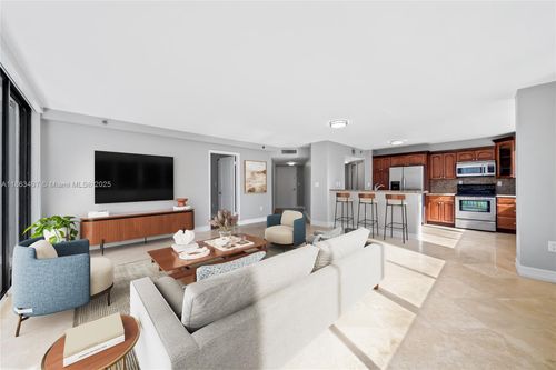 apt-815-540 Brickell Key Dr, Miami, FL, 33131-2643 | Card Image