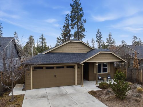 e-1255 W Mckinney Butte Rd, Sisters, OR, 97759-3131 | Card Image