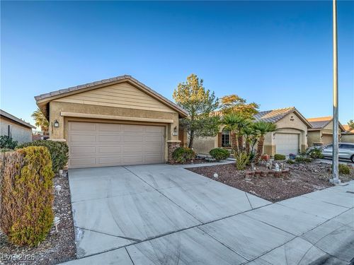 3879 Paint Ct, Las Vegas, NV, 89122-3420 | Card Image