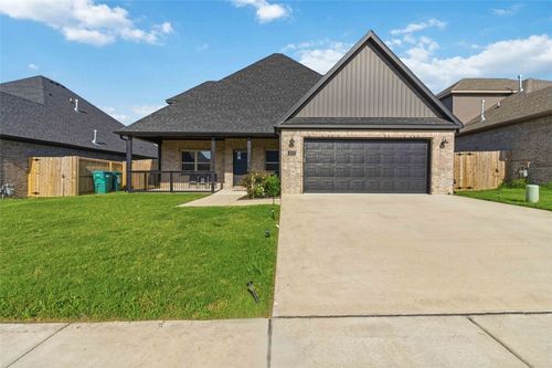 811 Ann Pl, Bentonville, AR, 72713-7085 | Card Image