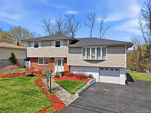 10 Valleyview Rd, Elmsford, NY, 10523-3818 | Card Image