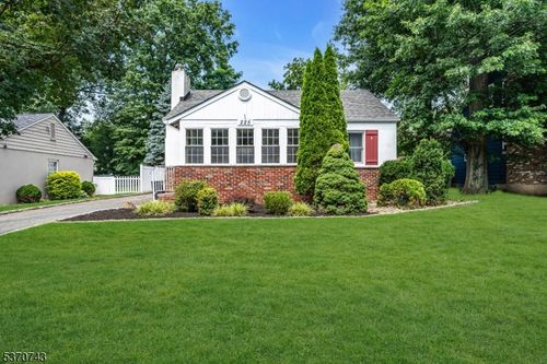 225 Brook Ave, North Plainfield, NJ, 07060-4371 | Card Image