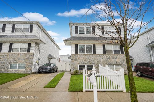 22 Globe Ave, Staten Island, NY, 10314-7246 | Card Image