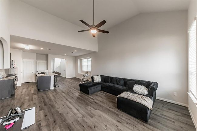 Family Room | Image 11