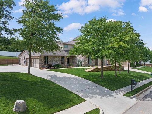 2801 Woodland Creek Drive, Edmond, OK, 73034 | Card Image