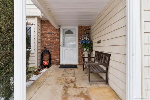 44 Wallace Dr, Plainview, NY, 11803-2929 | Card Image