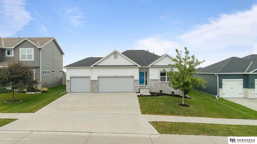 8014 N 167th Ave, Bennington, NE, 68007-2842 | Card Image
