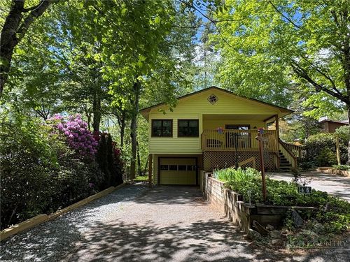 6 Ridgewood Ln, Newland, NC, 28657-8451 | Card Image