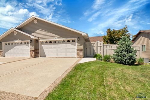 6808 Cambridge Ct, Summerset, SD, 57718-6707 | Card Image