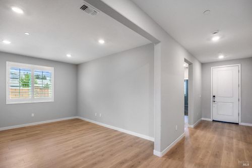 590 Wildflower Ln, Dixon, CA, 95620-3867 | Card Image