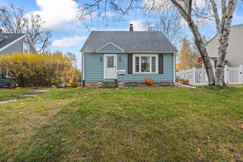 8603 W Stuth Ave, WEST ALLIS, WI, 53227-3739 | Card Image