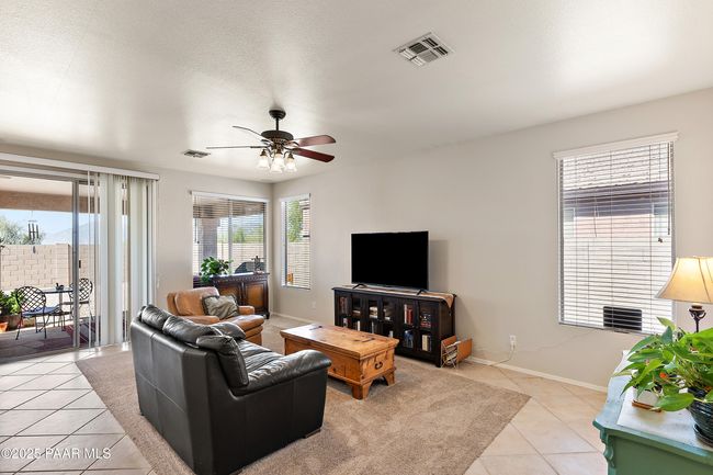 FAMILY ROOM/GREAT ROOM | Image 11