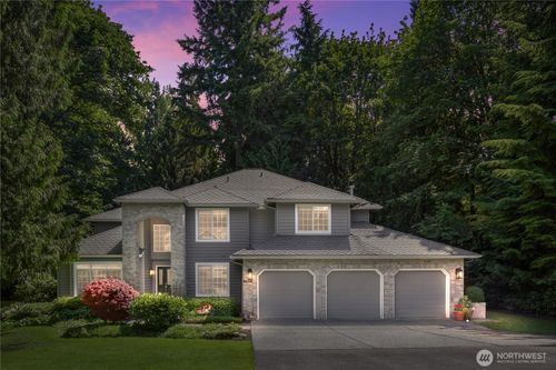 18604 215th Way Ne, Woodinville, WA, 98077-7150 | Card Image