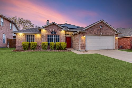 1070 Hillwood Dr, Saginaw, TX, 76179-3467 | Card Image