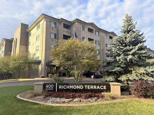 210-400 N Richmond Street, APPLETON, WI, 54911 | Card Image