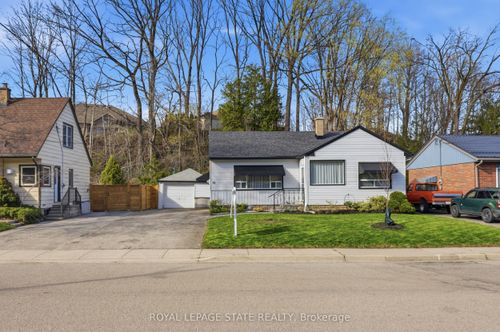 37 Central Park Avenue, Hamilton, ON, L9H2M5 | Card Image