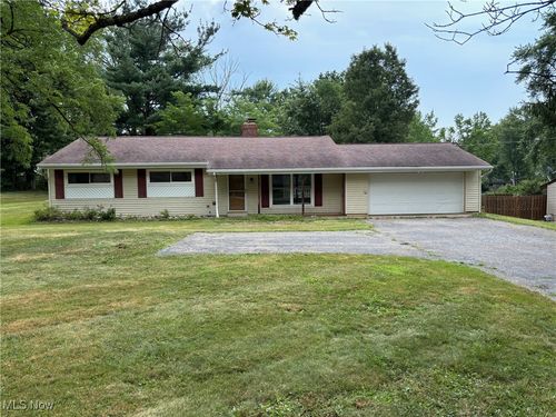 8457 Melody Ln, Macedonia, OH, 44056-1713 | Card Image