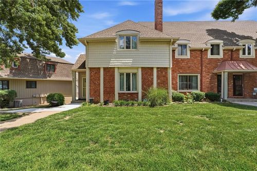 8399 Nw Waukomis Dr, Kansas City, MO, 64151-1051 | Card Image