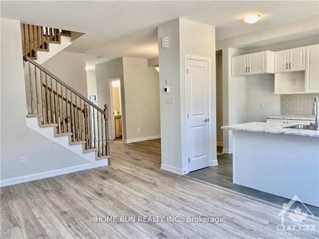 138 Maynooth Crt, House attached with 3 bedrooms, 4 bathrooms and 2 parking in Nepean ON | Image 6