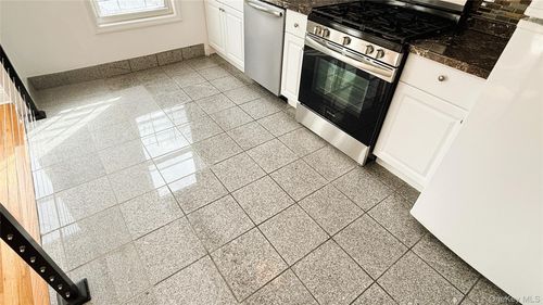 apt-1-5021 Celtic Ave, Woodside, NY, 11377-7302 | Card Image