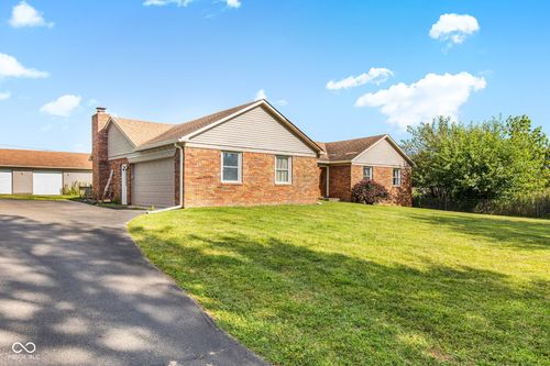 243 Plainview Dr, Avon, IN, 46123-8910 | Card Image