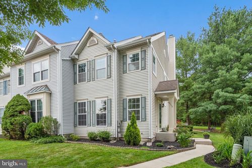 9115 Ridgefield Ln, FREDERICK, MD, 21701-5829 | Card Image