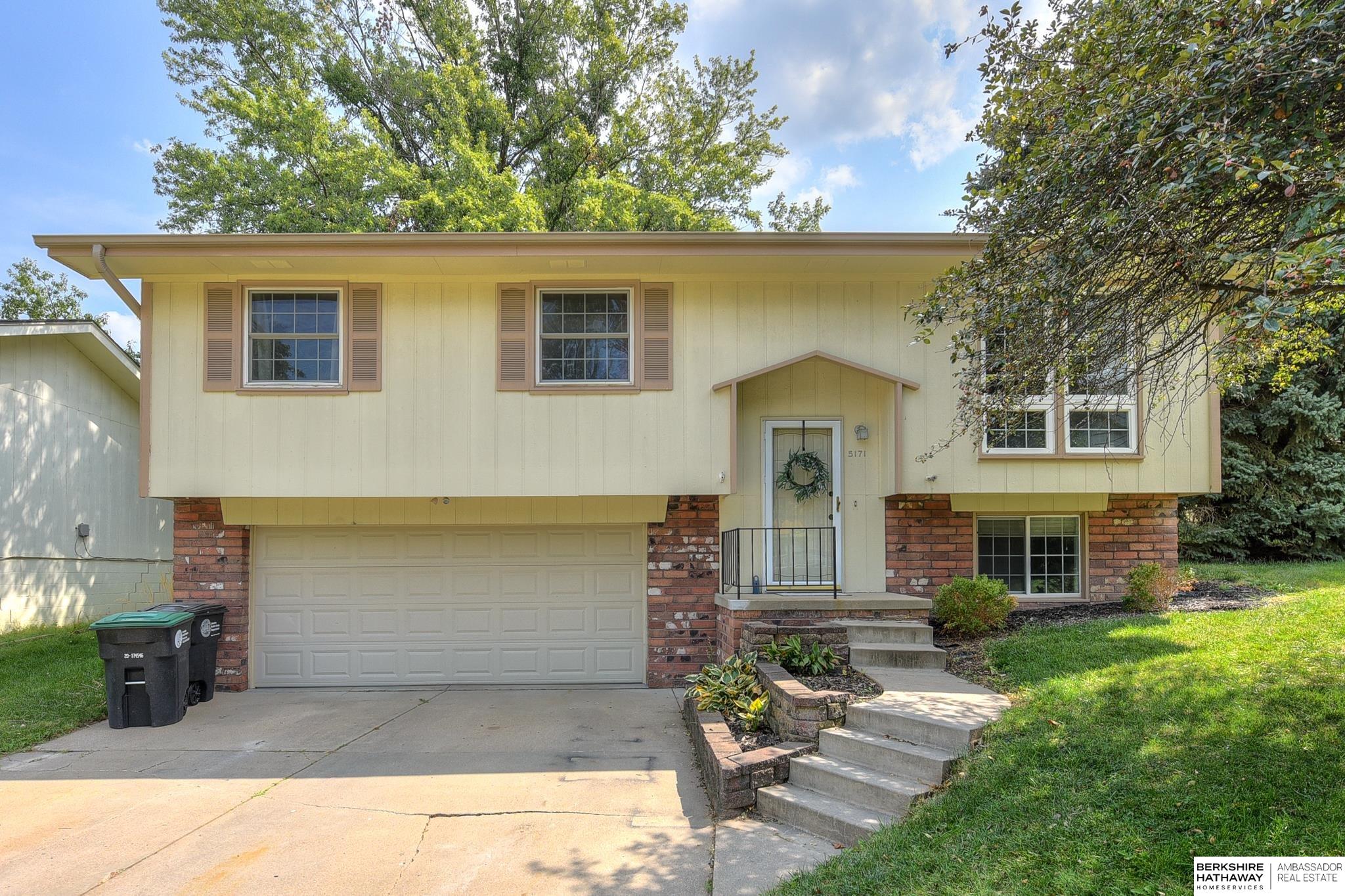 148th Cir, Omaha, NE 68137