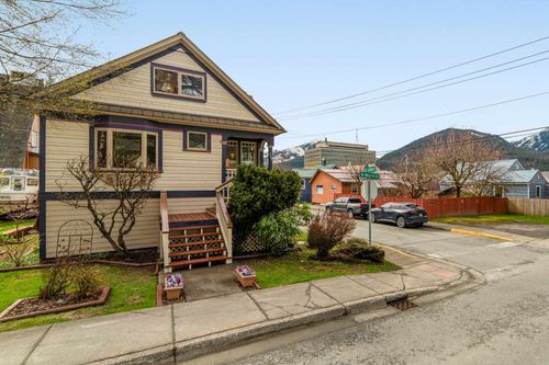 437 W 12th St, Juneau, AK, 99801-1521 | Card Image