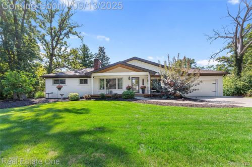 9175 Byromar Ln, Grosse Ile, MI, 48138-1258 | Card Image