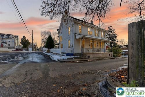 119 School St, CATASAUQUA, PA, 18032-1965 | Card Image