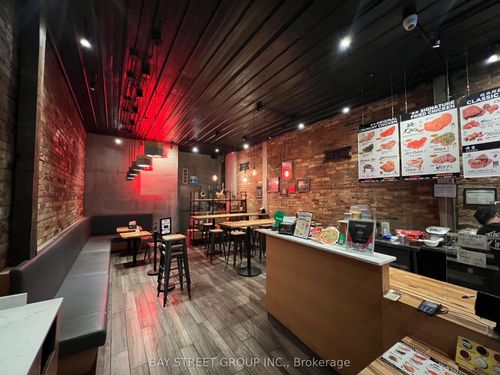 692 Yonge St, Toronto, ON, M4Y2A6 | Card Image